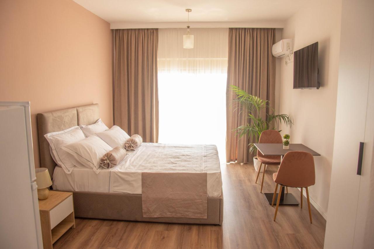 Wave Beachfront Apartments ดูร์เรส ภายนอก รูปภาพ