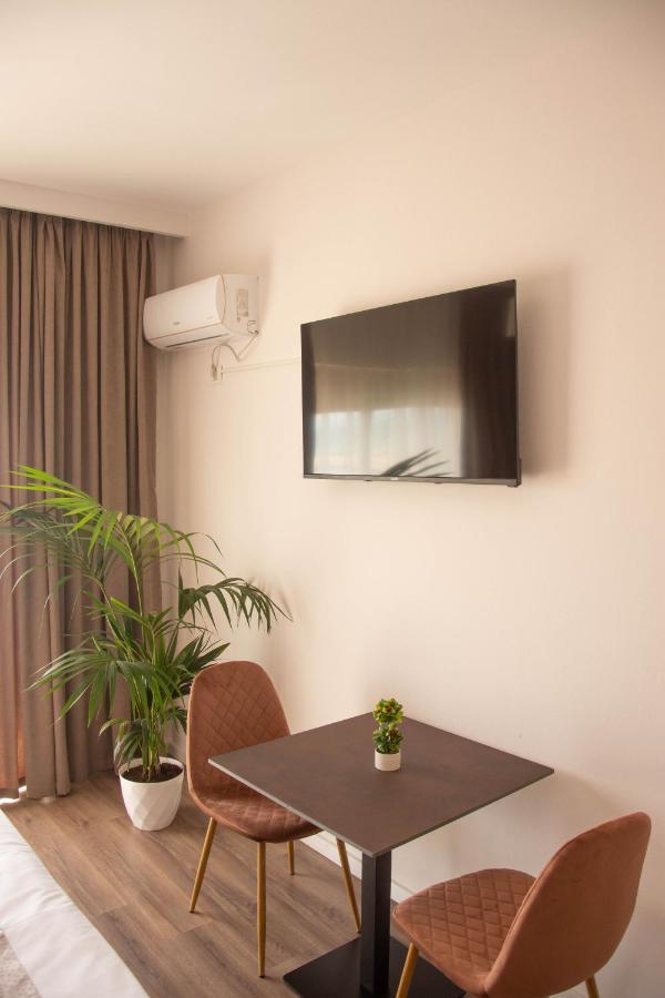 Wave Beachfront Apartments ดูร์เรส ภายนอก รูปภาพ