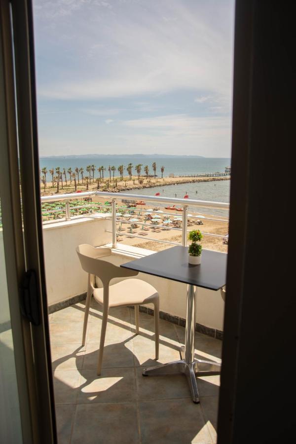 Wave Beachfront Apartments ดูร์เรส ภายนอก รูปภาพ