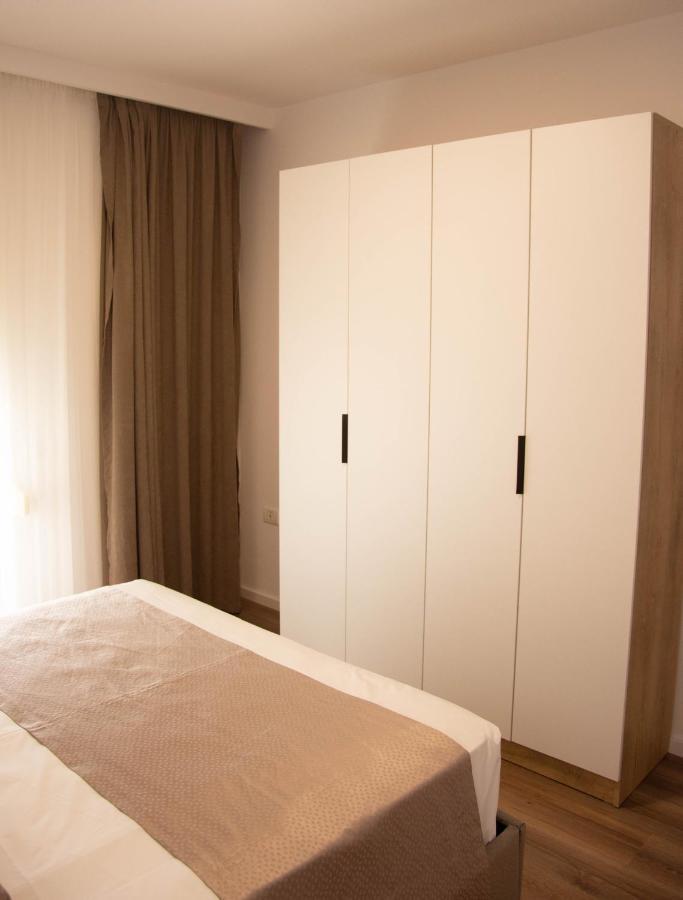 Wave Beachfront Apartments ดูร์เรส ภายนอก รูปภาพ