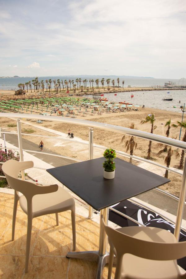 Wave Beachfront Apartments ดูร์เรส ภายนอก รูปภาพ