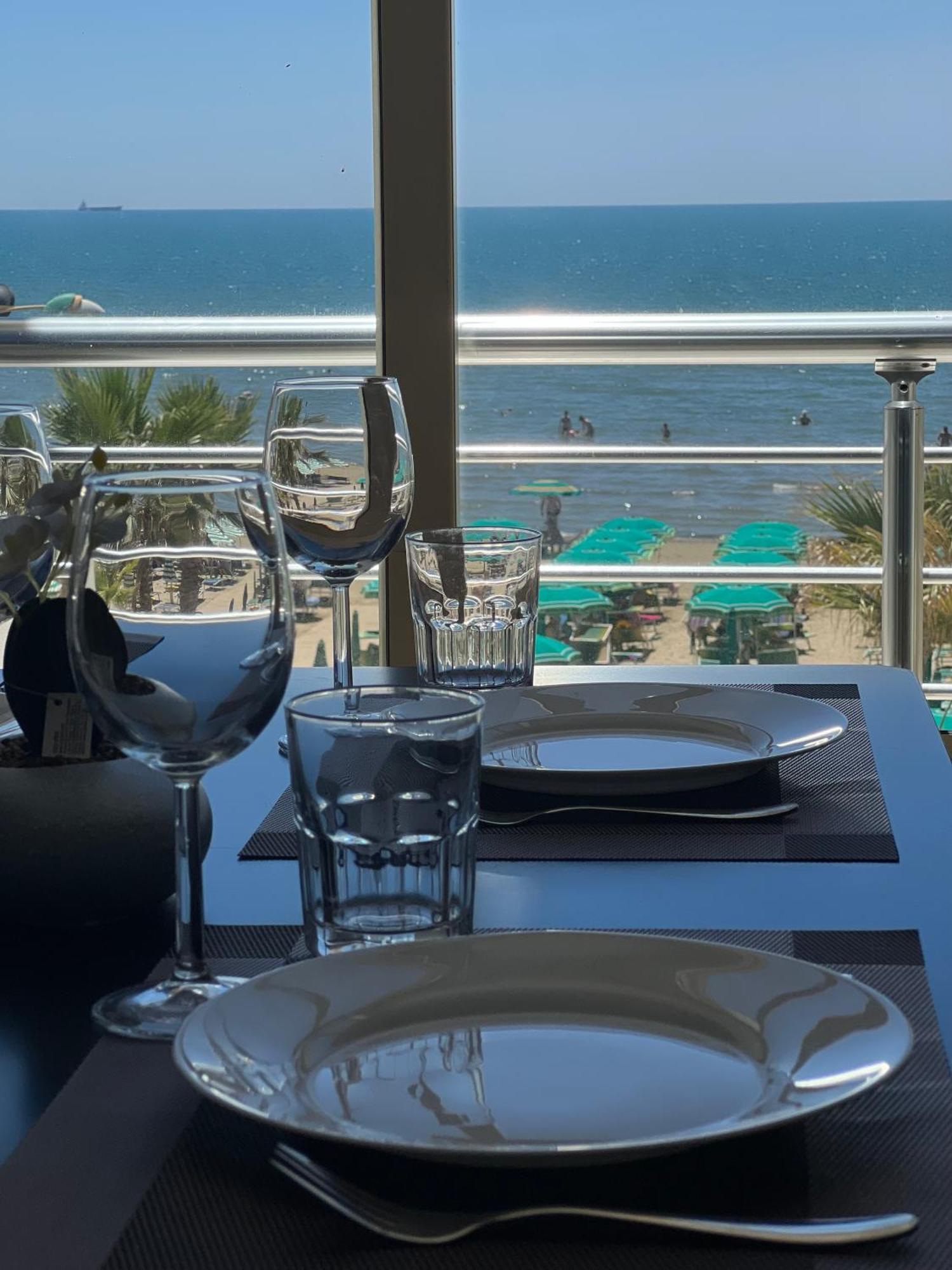 Wave Beachfront Apartments ดูร์เรส ภายนอก รูปภาพ